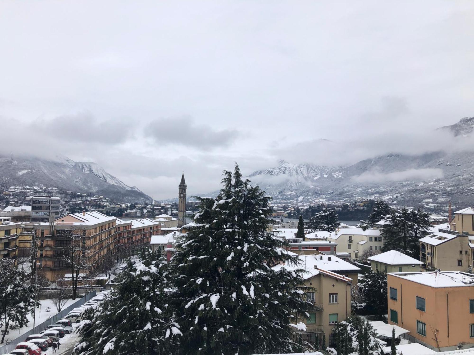 Bright Penthouse Close To Center With Terrace And Lake View Lecco Extérieur photo